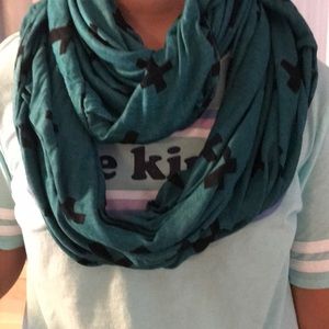 Green Steve Madden infinity scarf w/plus signs